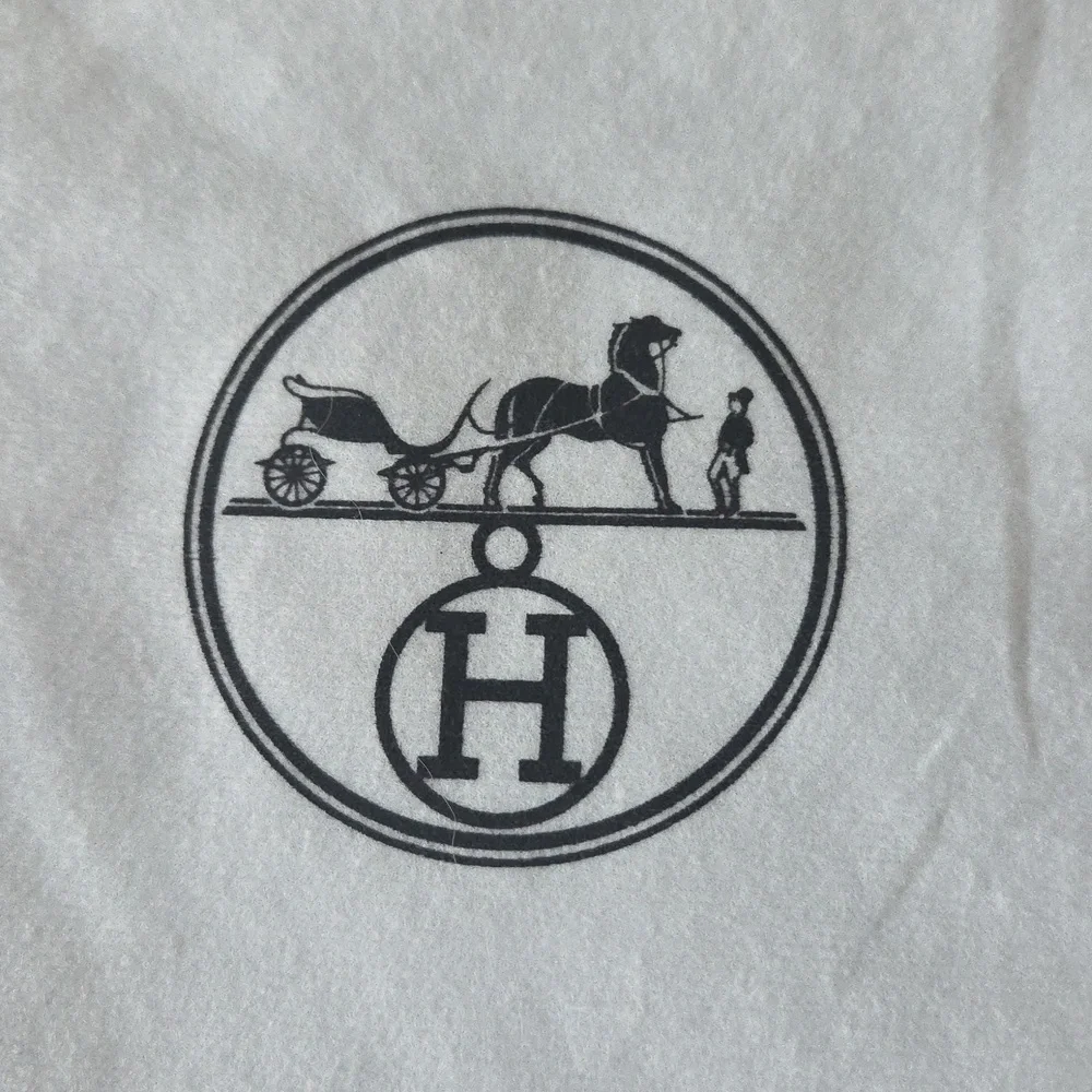 Beautiful Replica Halston Cross Body Bag. Great Condition! Tan, Gold Hardware. - Picture 8 of 11